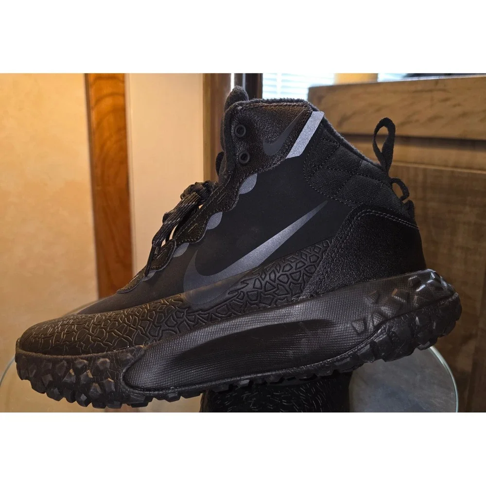 Nike Juniper Trail 2 GORE-TEX Kids Triple Black Shoes FV4173-001 Size 6.5Y